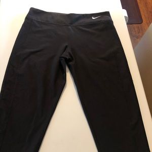 Girls Nike Capri pants